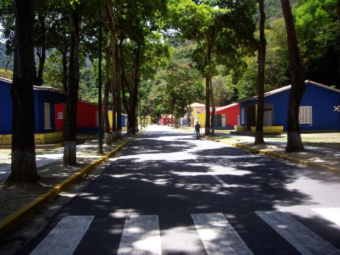 Recuperan zona de camping en ciudad vacacional Los Caracas